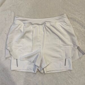 NWOT- Old Navy Women's White Athletic Shorts